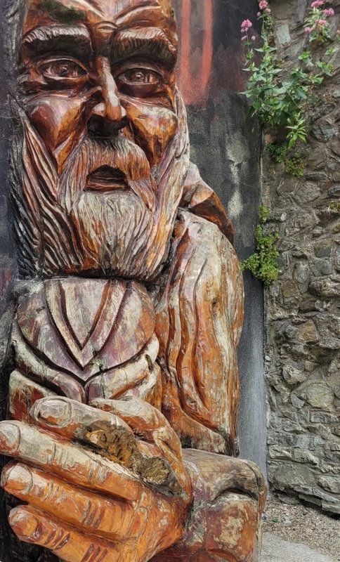 Wooden statue outside Waterford's King of the Vikings Tourist Experience