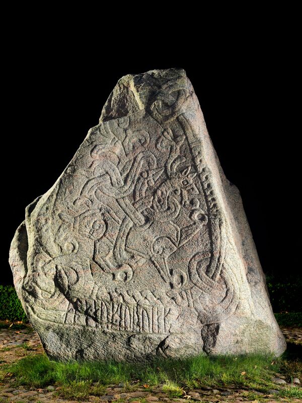 Jelling Stone 2b