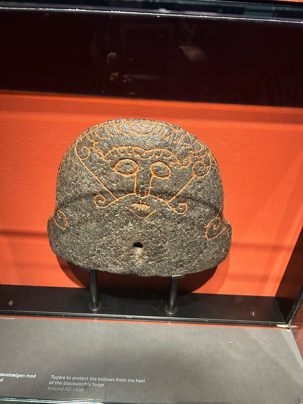 Snaptun bellows stone (Moesgaard Museum)