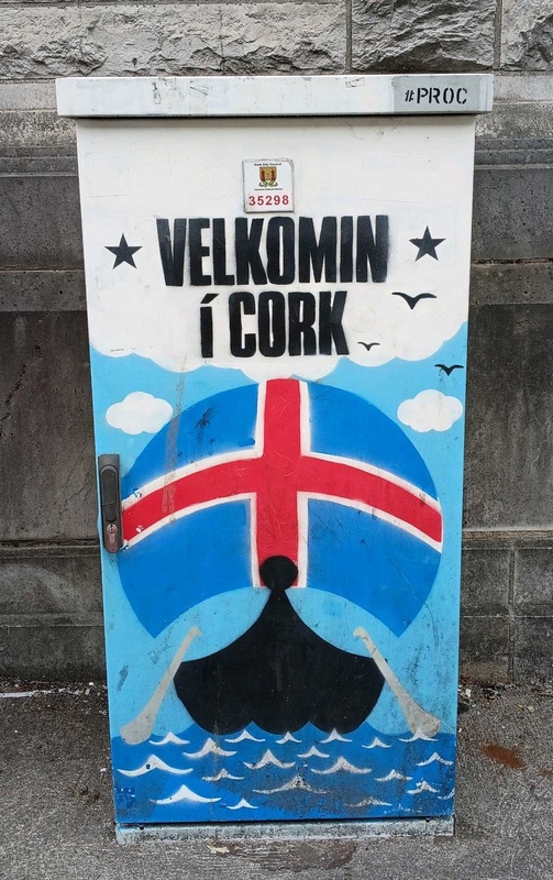 Street art welcoming people to Cork in Icelandic