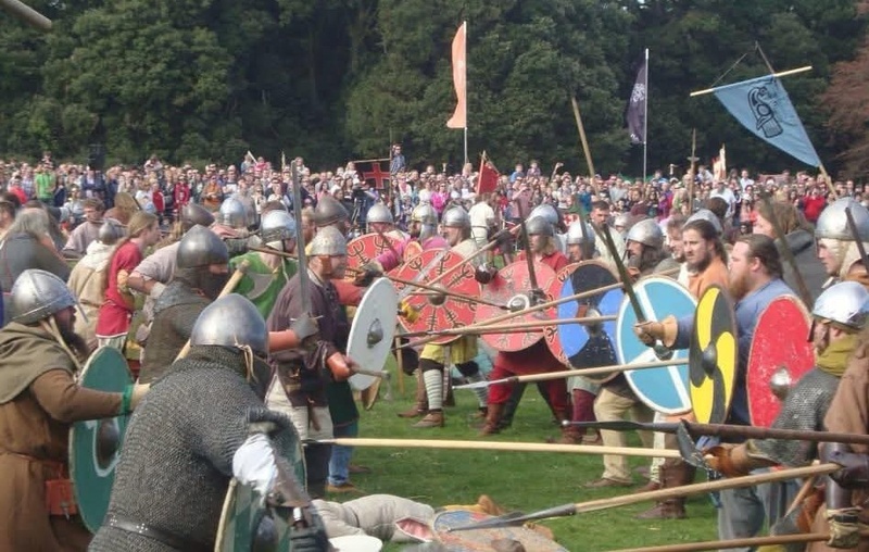 Battle reenactment at the 1000th anniversary of the Battle of Clontarf in 2014 (Ireland)
