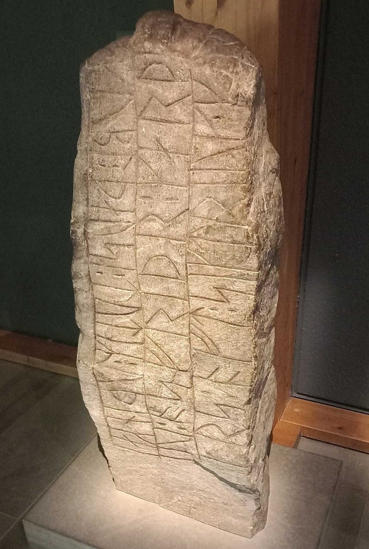 Sigtrygg Runestone DR 4