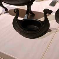 Tealight holder