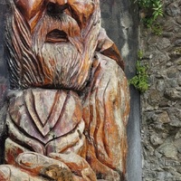 Wooden statue outside Waterford's King of the Vikings Tourist Experience