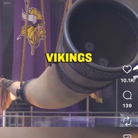 Gjallarhorn – Minnesota Vikings Stadium Replica